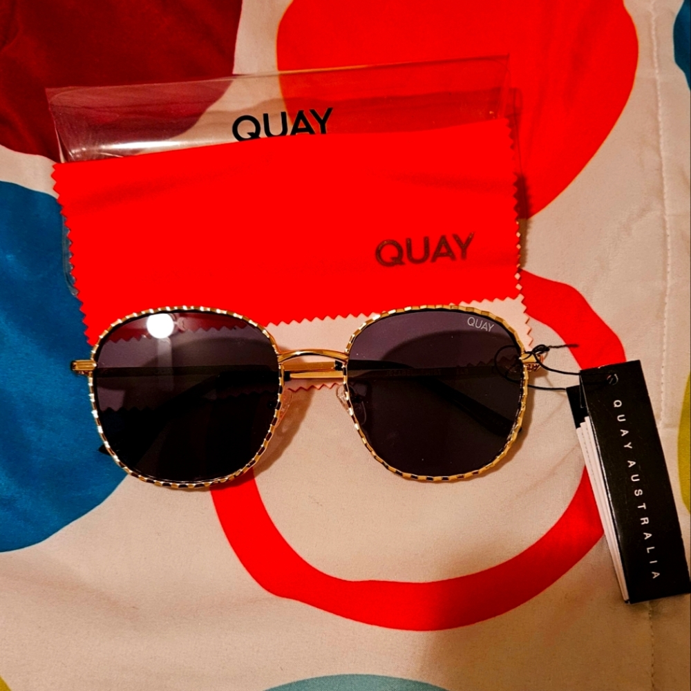 Quay Australia Jezabell Twist Sunglasses Limited edition 148